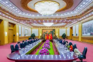 இலங்கையில் 10 பில்லியன் டொலரை முதலீடு செய்ய சீன நிறுவனங்கள் விருப்பம்.-- அரச தரப்புச் செய்திகள் தெரிவிப்பு
