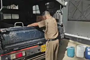 மட்டக்களப்பு காத்தான்குடியில் குற்றச்செயல்களுடன் தொடர்புபட்ட 97 பேர் பொலிஸார் நடத்திய  சுத்திவளைப்பு...