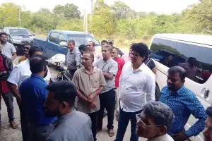 சேதமடைந்த வவுனியா மதவாச்சி பொருளாதார மத்திய நிலையத்தை மீள ஆரம்பிப்பதற்கு அமைச்சர் வசந்த சமரசிங்க...