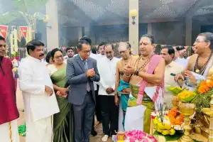 இலங்கை பாராளுமன்றில் முதன்முறையாக தைப்பொங்கல் நிகழ்வு இடம்பெற்றுள்ளது.
