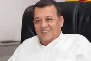 அமெரிக்காவுக்கான இலங்கைத் தூதுவராக பணியாற்றும் முன்னாள் அமைச்சர் மகிந்த சமரசிங்கவை அந்தப் பதவியில்...