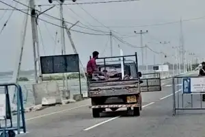 யாழில் அகற்றப்பட்ட சோதனைச் சாவடிகள் மீண்டும் அமைக்கப்பட்டு வருகின்றன. பொதுமக்களிடம் சந்தேகத்தையும்,...