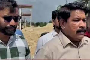 யாழ்.மாவட்ட அரச அதிபர், பிரதேச செயலாளர்கள் கடமைகளைச் சரியாகச் செய்யாததால் இங்கு சட்டவிரோதச் செயல்கள்.--...