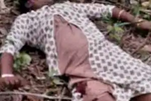 வவுனியா மதவாச்சி கட்டுவெல மயானத்துக்கு அருகிலுள்ள குழியில் பெண்ணொருவர் சடலமாக மீட்கப்பட்டுள்ளார் 