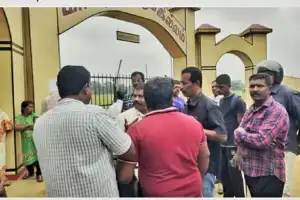 கிளிநொச்சி கனகபுரம் மாவீரர் துயிலுமில்லத்தை நிர்வகிப்பது யார் என்ற சர்ச்சையில் பொலிஸார் அமைதியை...