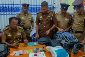 பிரிட்டிஷ் பெண்ணொருவரின் நிதி அட்டையைக் களவாடிய சந்தேக நபர் ஹட்டன் பொலிஸாரால் கைது 