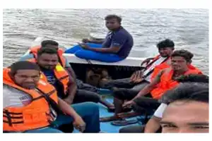 மட்டக்களப்பில் வயலில் வெள்ளத்தில் சிக்கிய 16 விவசாயிகளை இன்று அனர்த்த அவசர சேவை மீட்பு அணியினர் மீட்டனர்