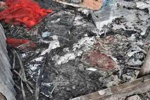 யாழ்.வடமராட்சி கிழக்கு நாகர்கோவில் மேற்குப் பகுதியில் நேற்று அதிகாலை வீடு தீக்கிரை