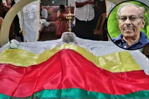 மாவை சேனாதிராஜாவின் புகழுடல் மக்கள் அஞ்சலிக்காக யாழ். மாவிட்டபுரத்தில் உள்ள அவரது இல்லத்தில்...