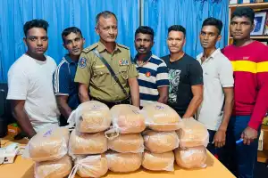 மன்னார் விடத்தல் தீவு குளப் பகுதியில் பல இலட்சம் ரூபாய் பெறுமதியான ஒரு தொகுதி கேரள கஞ்சா பொதிகளை அடம்பன்...