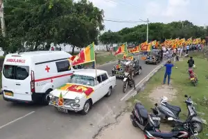 சுதந்திர தினத்தை முன்னிட்டு யாழ்ப்பாணத்தில் தேசிய கொடிகளை ஏந்தியவாறு பேரணி முன்னெடுக்கப்பட்டது.