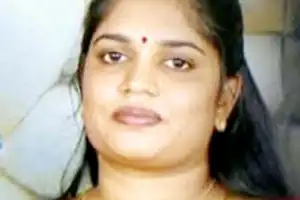 யாழ்.சாவகச்சரி பிரதேச செயலக உதவி பிரதேச செயலாளரான பெண் தீ காயங்களுடன் வைத்தியசாலையில் சேர்க்கப்பட்ட...
