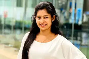 நிழல் படத்தின் படப்பிடிப்பின் போது விபத்தில் இலங்கையைச் சேர்ந்த நடிகை ஜனனி குணசீலன் படுகாயமடைந்தார்