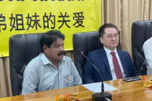 மாகாண சபையை தாம் வென்றெடுத்த உரிமையென தமிழர்கள் கருதுவதால் அந்த உரிமையில் அரசு கை வைக்காது -- அமைச்சர்...