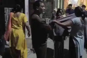 இந்திய தலைநகர் டில்லியில் சக்திவாய்ந்த நிலநடுக்கம் ஏற்பட்டுள்ளதாக நில அதிர்வுக்கான தேசிய மையம் தெரிவிப்பு