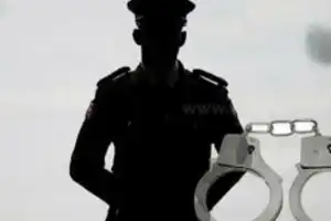நீதிமன்றில் கணேமுல்லை சஞ்சீவ சுடப்பட்ட சம்பவம் தொடர்பில் பொலிஸ் அதிகாரி ஒருவர் கைது 