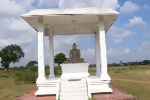 திருகோணமலை புல்மோட்டை - பகுதியில் பௌத்த பிக்குவால் கையகப்படுத்திய விவசாய காணிகளை விடுவிக்குமாறு விவசாயிகள்...