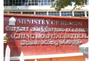 மட்டக்களப்பு போதனா வைத்தியசாலையில் பாடசாலை மாணவி ஒருவர் மலசலகூடத்தில் குழந்தையைப் பெற்று யன்னல் வழியாக...