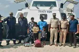 ஒரே குடும்பத்தைச் சேர்ந்த 2 சிறுவர்கள் உட்பட 4 பேர் இலங்கை தலைமன்னாரில் இருந்து அகதிகளாக புறப்பட்டு இராமேஸ்வரம் சென்றடைந்தனர்