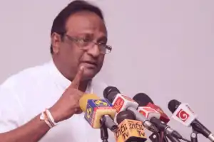 இலங்கையின் சுதந்திர நாளில் யாழ். பல்கலைக்கழகத்தில் தேசியக் கொடியைக் கீழிறக்கிக் கறுப்புக் கொடி ஏற்றியவர்களை...